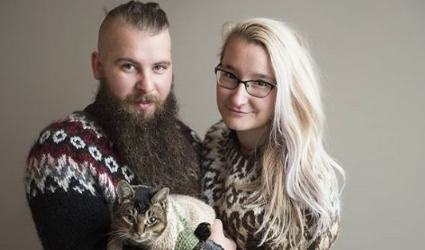 超可爱呀猫咪捕鼠员被饭店正式聘用还有一个唯一专属员工证(图2)