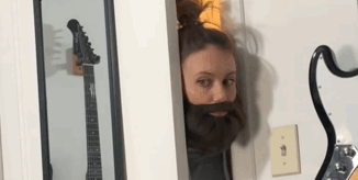 猫偏爱男友 小姐姐为赢得它的心 找到一个100%吸猫方法(图6)