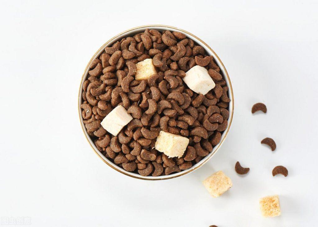 养猫经验：猫咪是否需要增肥减肥这？猫粮喂多少合适？(图3)