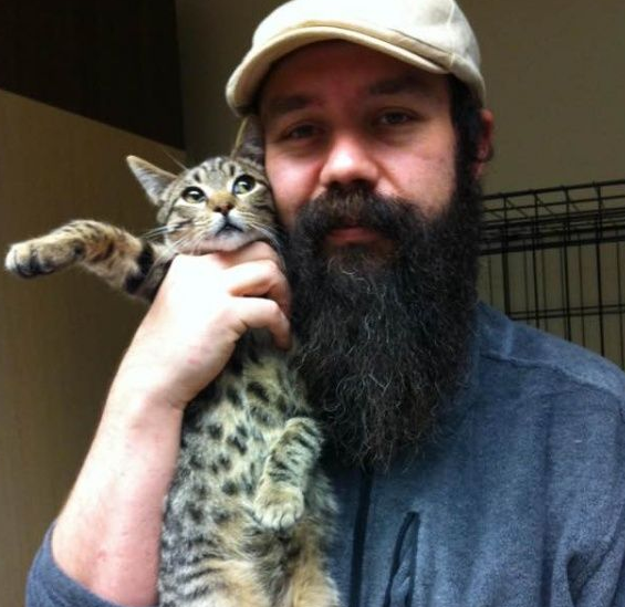 大胡子暖男救援落魄猫用胡子记录它们成长(图3)