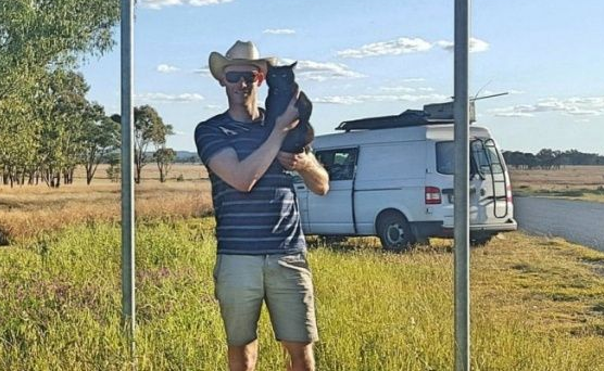 目的是爱猫不惜辞去工作再卖掉家当的男人(图1)