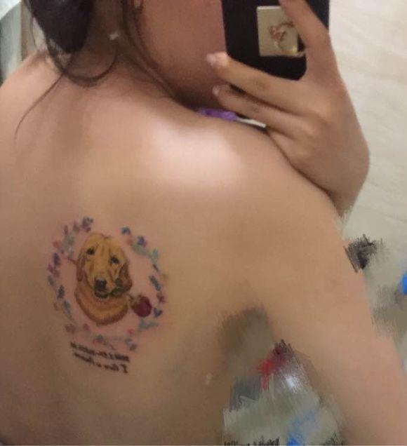 陪伴一年的金毛无缘无故去世，女孩用这样的方式“背”它一辈子！（金毛死亡）(图3)