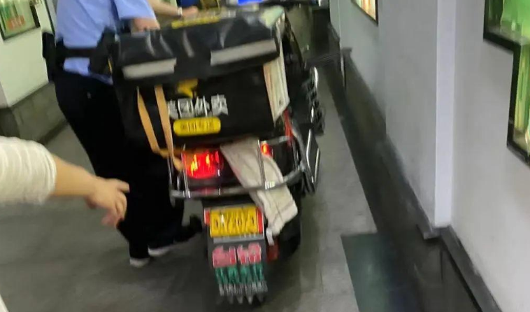 苏州偷猫曝光!当事人被偷猫贼拖行致脑震荡(图12)