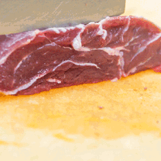 猫一顿饭要吃多少才够营养?猫咪每天一个罐头够吗?(图10)