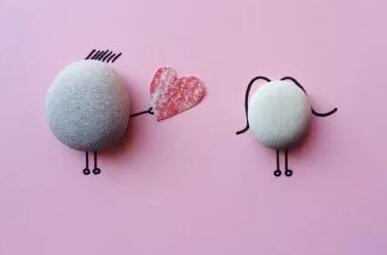 女生捡到一只猫咪,竟还附赠男友一个…结局太甜了(图2)