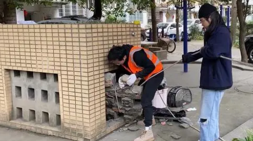 猫坚强!被困通风井3个月,成功获救(图2)